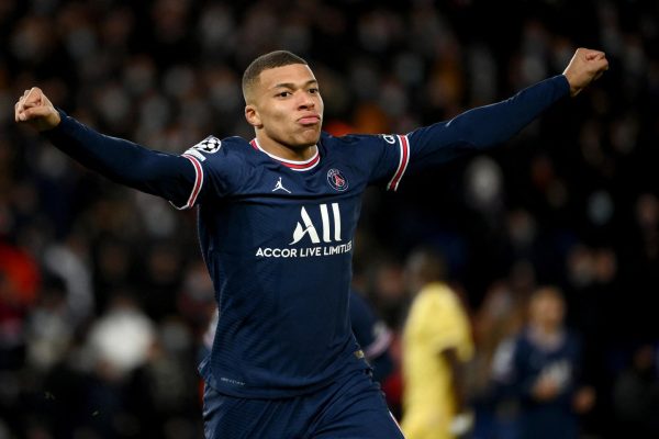 Mbappe reveals kind gesture towards PSG team-mates after game – clip available